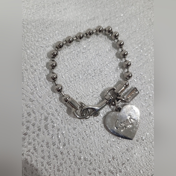 COACH BALL CHAIN HEART CHARM BRACELET. - Picture 4 of 8